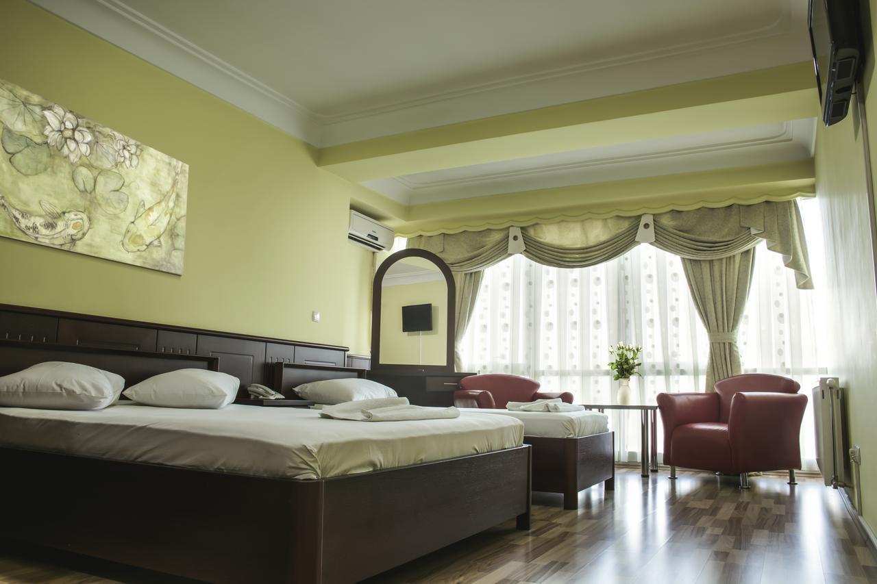 King Hotel Peć Exterior foto